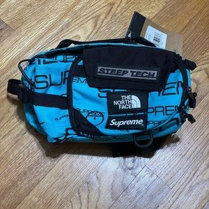 Supreme x The North Face Fanny Pack
